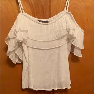 Never worn - Off the shoulder crop top